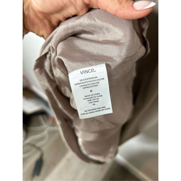 Vince Crepe Shift Dress in Tan Size 0 Professional Business Clean Girl Neutral - Picture 12 of 12